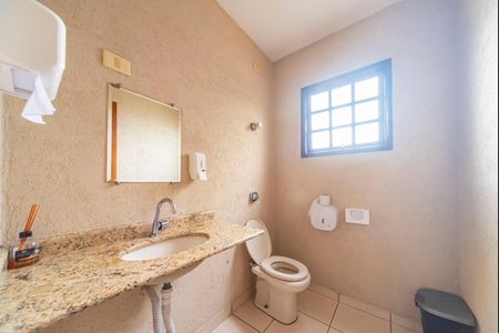 Casa à venda com 315m², 3 quartos e 8 vagas Casa à venda com 315m², 3 quartos e 8 vagasLavabo