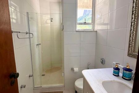 Banheiro Social de apartamento à venda com 3 quartos, 90m² em Botafogo, Rio de Janeiro
