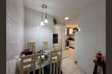 Casa à venda com 2 quartos, 140m² em Ingá, Niterói