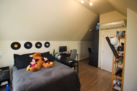 Casa de condomínio para alugar com 218m², 4 quartos e 2 vagasSuíte 2