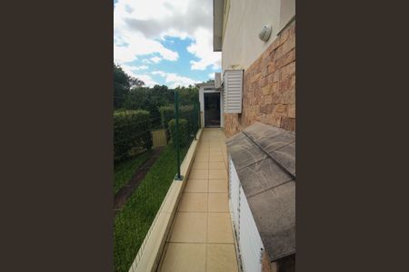 Casa de condomínio para alugar com 218m², 4 quartos e 2 vagasQuintal