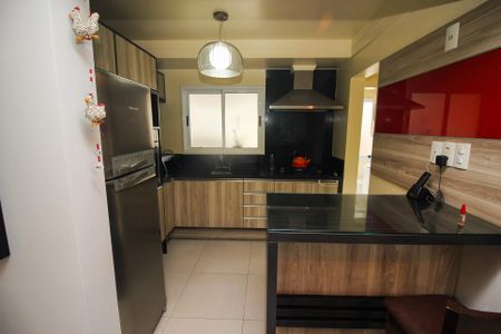 Casa de condomínio para alugar com 218m², 4 quartos e 2 vagasCozinha