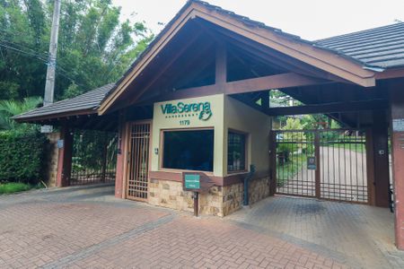 Casa de condomínio para alugar com 218m², 4 quartos e 2 vagasFachada e portaria