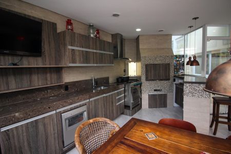 Casa de condomínio para alugar com 218m², 4 quartos e 2 vagasVaranda gourmet