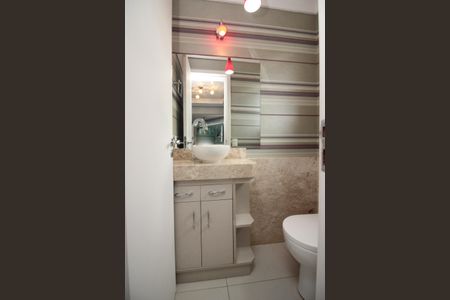 Casa de condomínio para alugar com 218m², 4 quartos e 2 vagasLavabo