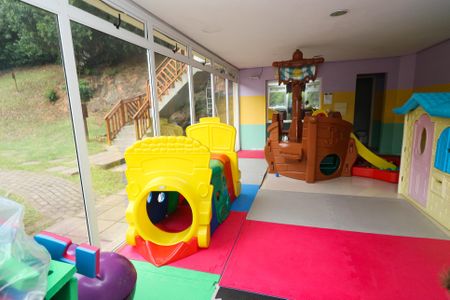 Casa de condomínio para alugar com 218m², 4 quartos e 2 vagasBrinquedoteca