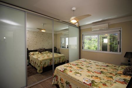 Casa de condomínio para alugar com 218m², 4 quartos e 2 vagasSuíte 1