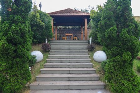 Casa de condomínio para alugar com 218m², 4 quartos e 2 vagasÁrea comum - jardim