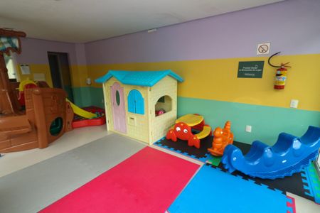 Casa de condomínio para alugar com 218m², 4 quartos e 2 vagasBrinquedoteca