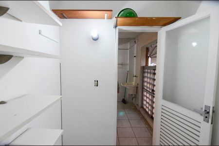 Apartamento à venda com 69m², 2 quartos e 1 vaga Apartamento à venda com 69m², 2 quartos e 1 vagaQuarto de Serviço