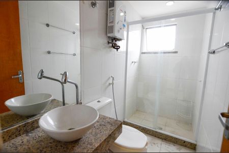 Apartamento à venda com 69m², 2 quartos e 1 vaga Apartamento à venda com 69m², 2 quartos e 1 vagaBanheiro Social