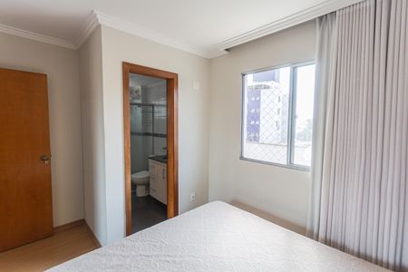 Apartamento à venda com 79m², 3 quartos e 2 vagas Apartamento à venda com 79m², 3 quartos e 2 vagasSuíte