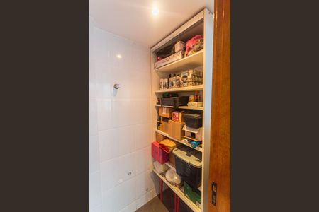 Apartamento à venda com 79m², 3 quartos e 2 vagas Apartamento à venda com 79m², 3 quartos e 2 vagasDespensa