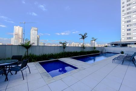 Apartamento à venda com 68m², 2 quartos e 1 vagaÁrea comum - Piscina