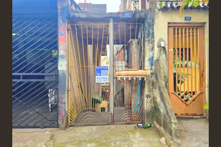 Casa para alugar com 105m², 2 quartos e sem vaga Casa para alugar com 105m², 2 quartos e sem vagaFachada