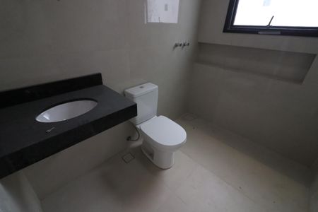 Casa à venda com 150m², 3 quartos e 4 vagasBanheiro da Suíte 3