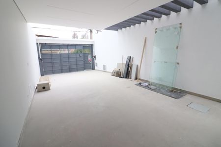 Casa à venda com 150m², 3 quartos e 4 vagasGaragem