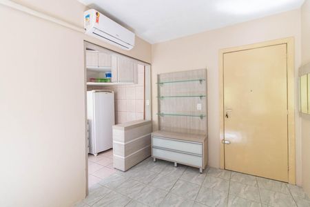 Sala de apartamento para alugar com 1 quarto, 38m² em Santo Antônio, Porto Alegre