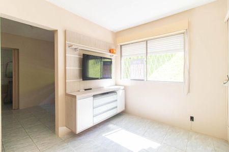 Sala de apartamento para alugar com 1 quarto, 38m² em Santo Antônio, Porto Alegre