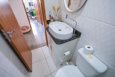 Apartamento à venda com 76m², 3 quartos e 1 vaga Apartamento à venda com 76m², 3 quartos e 1 vagaBanheiro