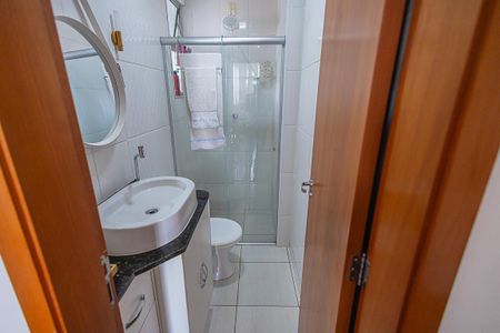 Apartamento à venda com 76m², 3 quartos e 1 vaga Apartamento à venda com 76m², 3 quartos e 1 vagaBanheiro