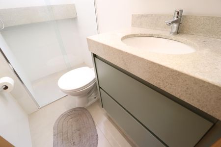 Casa de condomínio para alugar com 81m², 3 quartos e 2 vagasBanheiro da Suíte