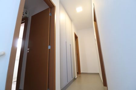 Casa de condomínio para alugar com 81m², 3 quartos e 2 vagasCorredor 