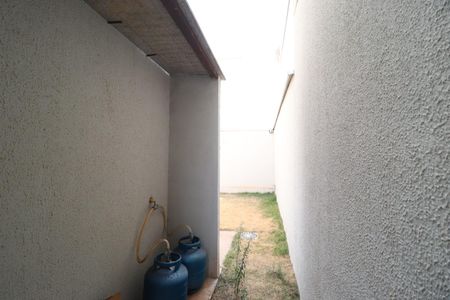 Casa de condomínio para alugar com 81m², 3 quartos e 2 vagasCorredor