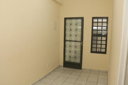 Sala de casa para alugar com 2 quartos, 90m² em Vila Nova, Nova Iguaçu