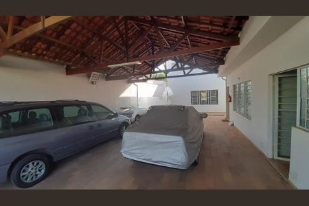 Casa à venda com 276m², 6 quartos e 8 vagas
