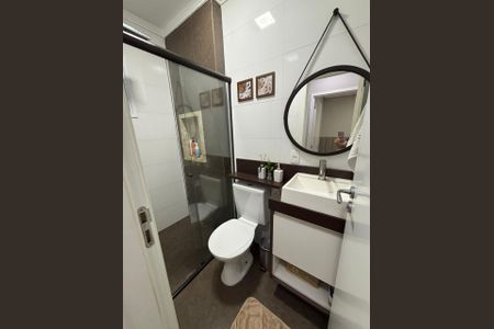 Banheiro de apartamento à venda com 2 quartos, 54m² em Vila Camilópolis, Santo André