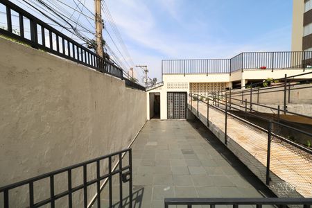 Apartamento à venda com 60m², 2 quartos e 1 vagaÁrea comum - Piscina