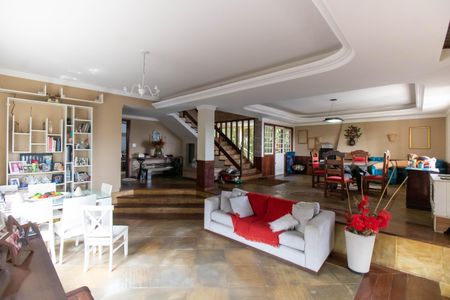 Casa para alugar com 800m², 5 quartos e 2 vagas Casa para alugar com 800m², 5 quartos e 2 vagasSala