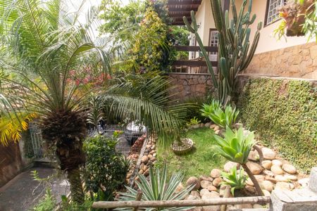 Casa para alugar com 800m², 5 quartos e 2 vagas Casa para alugar com 800m², 5 quartos e 2 vagasÁrea externa