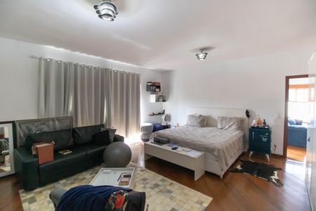 Casa para alugar com 800m², 5 quartos e 2 vagas Casa para alugar com 800m², 5 quartos e 2 vagasSuíte 2