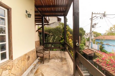 Casa para alugar com 800m², 5 quartos e 2 vagas Casa para alugar com 800m², 5 quartos e 2 vagasVaranda