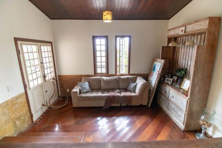 Casa para alugar com 800m², 5 quartos e 2 vagas Casa para alugar com 800m², 5 quartos e 2 vagasSala