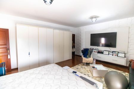 Casa para alugar com 800m², 5 quartos e 2 vagas Casa para alugar com 800m², 5 quartos e 2 vagasSuíte 2