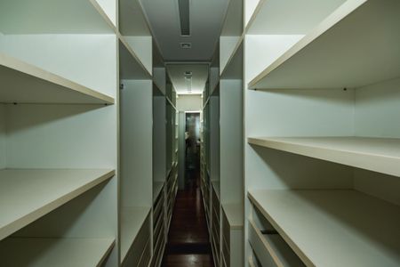 Apartamento à venda com 120m², 4 quartos e 3 vagasCloset da Suíte