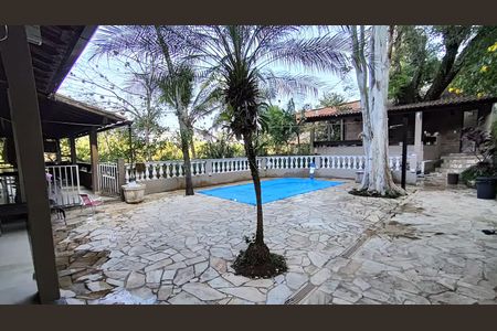 Casa à venda com 665m², 9 quartos e sem vaga Casa à venda com 665m², 9 quartos e sem vagaPiscina