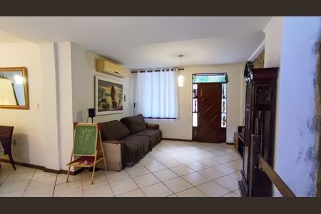 Casa à venda com 665m², 9 quartos e sem vaga Casa à venda com 665m², 9 quartos e sem vagaSala