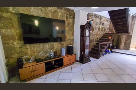 Casa à venda com 665m², 9 quartos e sem vaga Casa à venda com 665m², 9 quartos e sem vagaSala