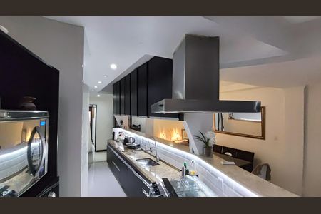 Casa à venda com 665m², 9 quartos e sem vaga Casa à venda com 665m², 9 quartos e sem vagaCozinha