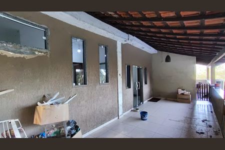 Casa à venda com 665m², 9 quartos e sem vaga Casa à venda com 665m², 9 quartos e sem vagaVaranda