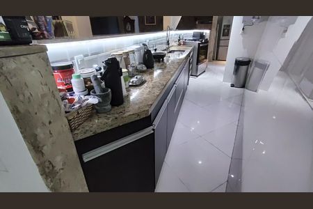 Casa à venda com 665m², 9 quartos e sem vaga Casa à venda com 665m², 9 quartos e sem vagaCozinha