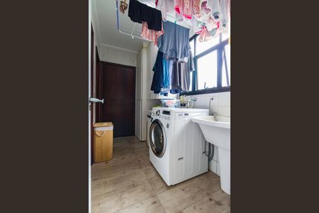 Apartamento à venda com 145m², 4 quartos e 2 vagas Apartamento à venda com 145m², 4 quartos e 2 vagasÁrea de Serviço