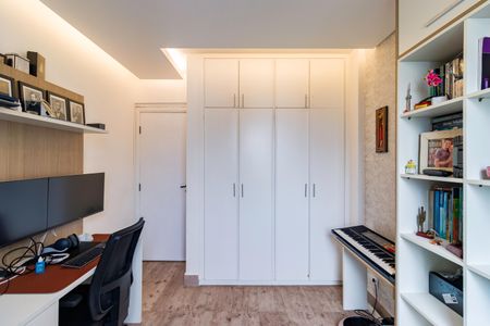 Apartamento à venda com 145m², 4 quartos e 2 vagas Apartamento à venda com 145m², 4 quartos e 2 vagasQuarto 2