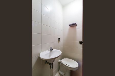 Apartamento à venda com 145m², 4 quartos e 2 vagas Apartamento à venda com 145m², 4 quartos e 2 vagasBanheiro de Serviço
