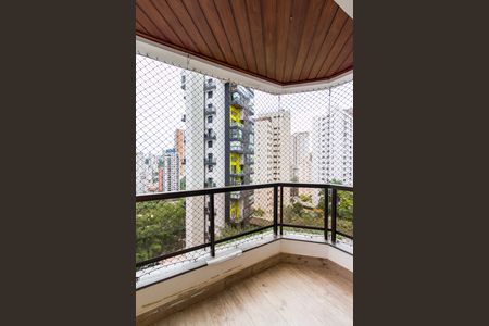 Apartamento à venda com 145m², 4 quartos e 2 vagas Apartamento à venda com 145m², 4 quartos e 2 vagasVaranda Sala