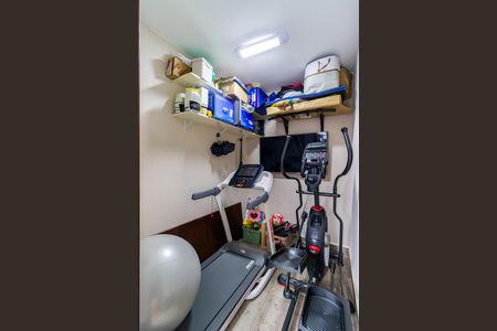 Apartamento à venda com 145m², 4 quartos e 2 vagas Apartamento à venda com 145m², 4 quartos e 2 vagasQuarto de Serviço